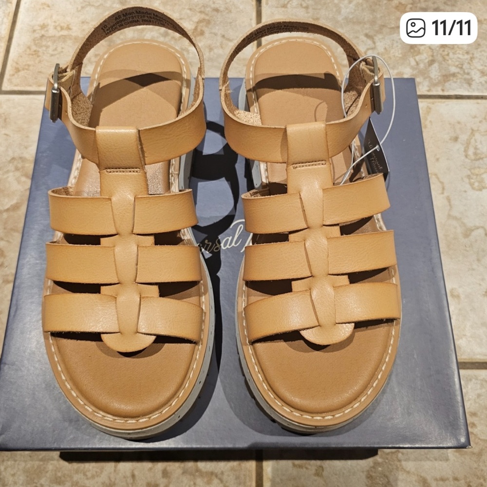 🏛️Universal Thread Tan Platform Sandals Women’s Size 9 Gladiator Woven Strappy